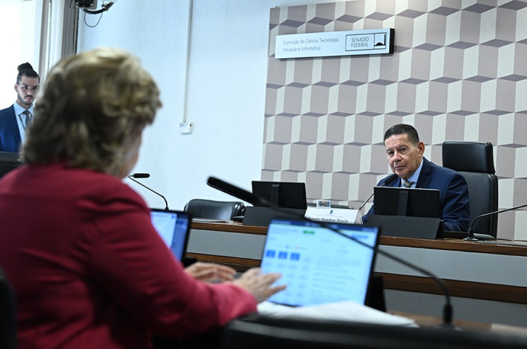 CCT aprova 31 concessões e renovações para emissoras de rádio